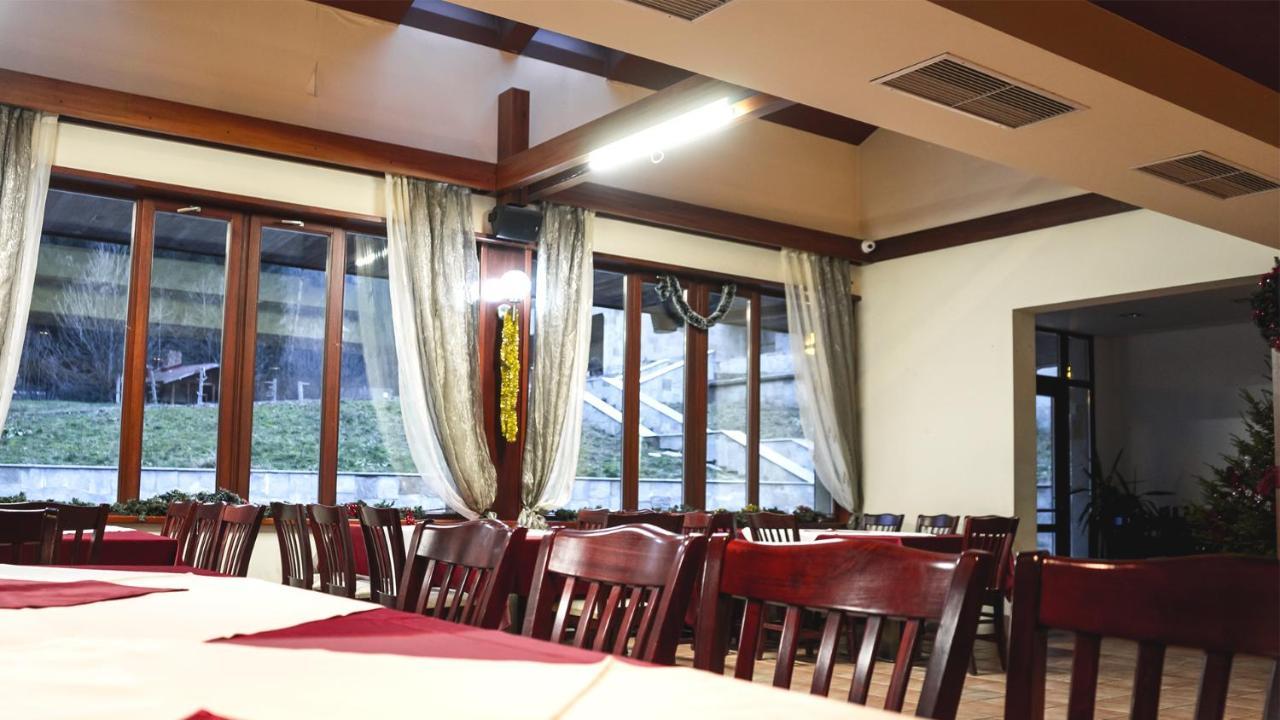 Borika Hotel เชเปลาเร ภายนอก รูปภาพ